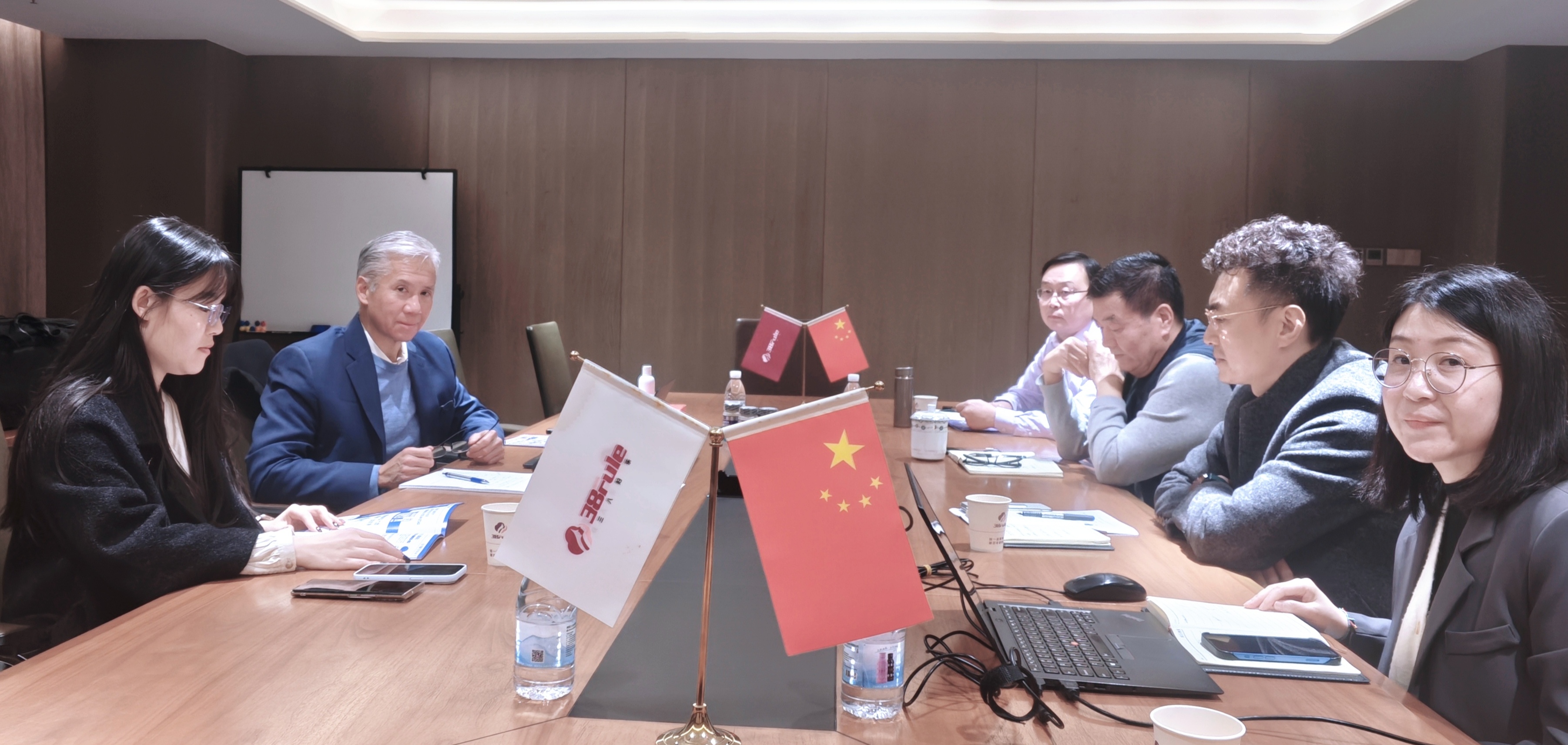 新闻｜美国安永（EY）金融分析师Jason chao参访三八妇乐集团