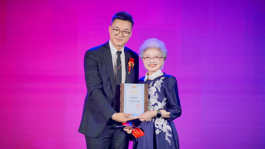 把健康和爱带给更多女性！“神仙奶奶”盛瑞玲受聘为三八妇乐荣誉志愿者